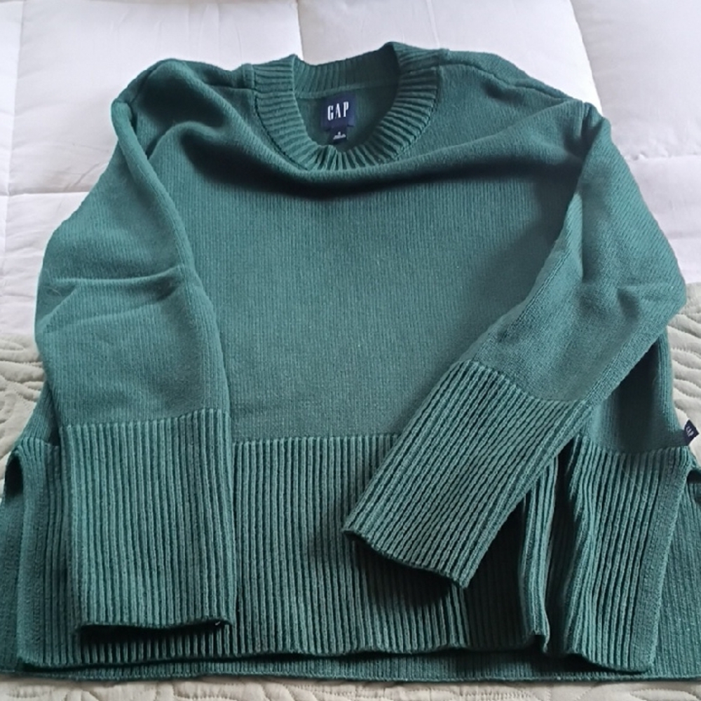 GAP Women's Forest Green Crew Neck Sweater